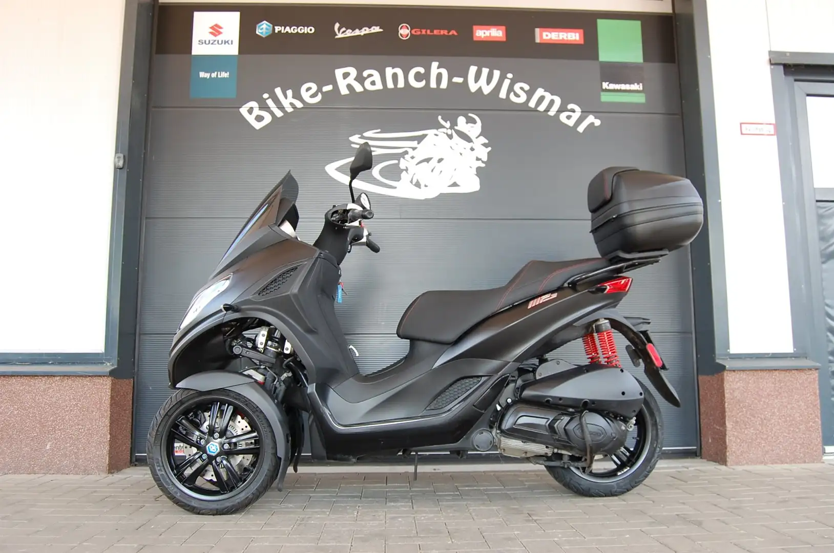 Piaggio MP3 300 mit Top Case Nero - 1