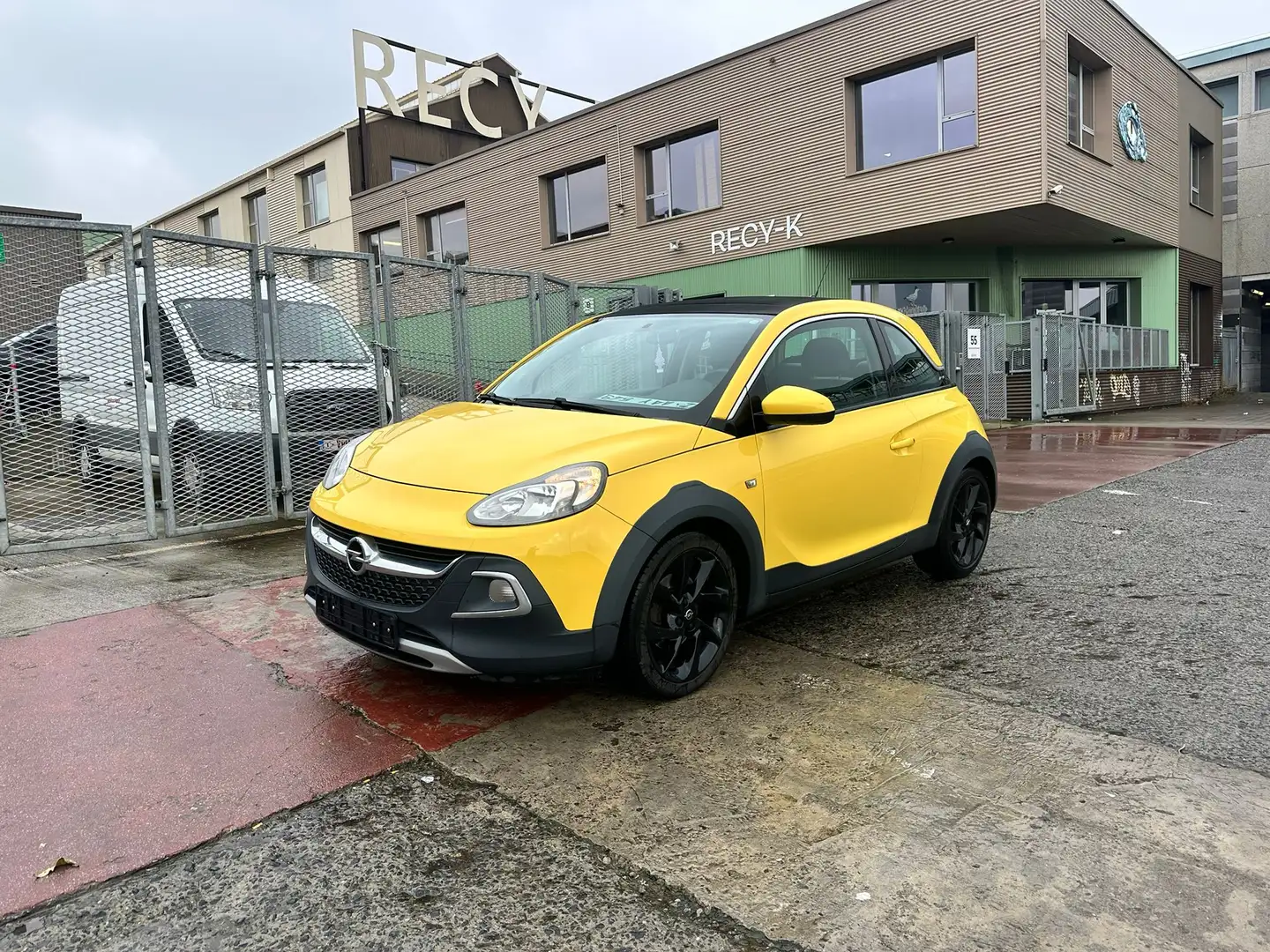 Opel Adam Adam Rocks 1.0 Turbo Start/Stop Jaune - 1