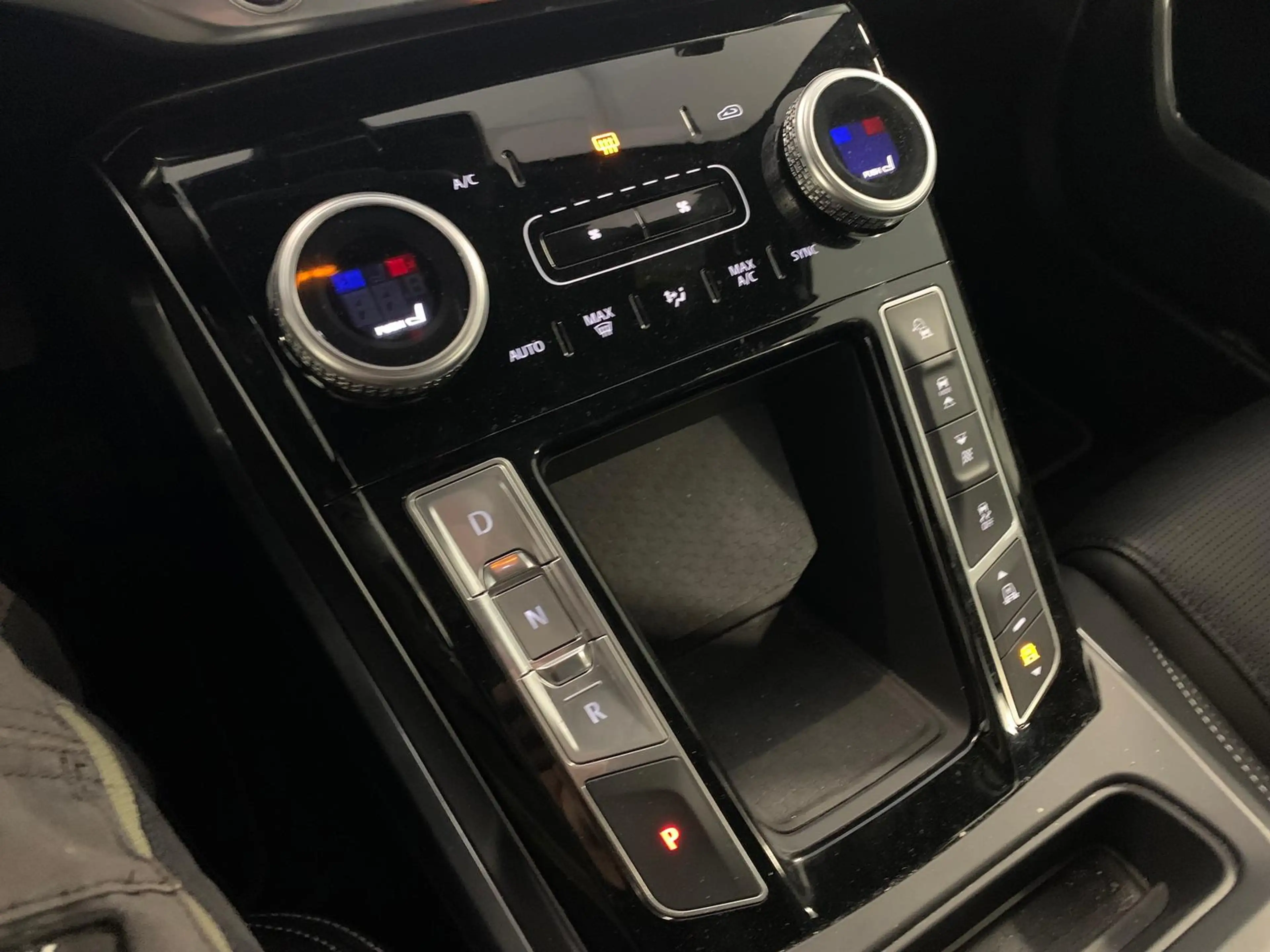 Jaguar I-Pace EV400 BlackPack Pano|Memo|Kam|Keyless|22" — photo 13