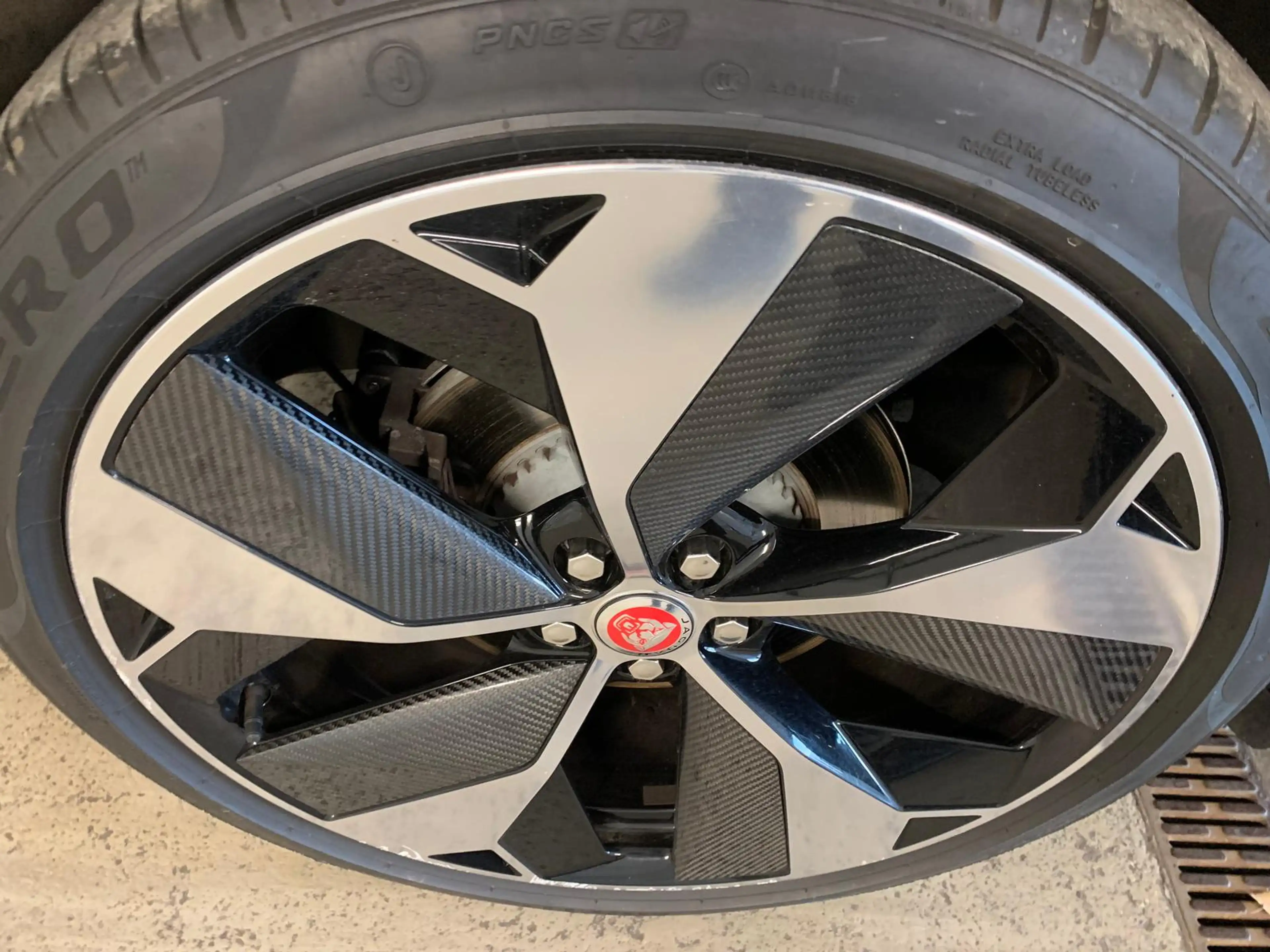 Jaguar I-Pace EV400 BlackPack Pano|Memo|Kam|Keyless|22" — photo 5