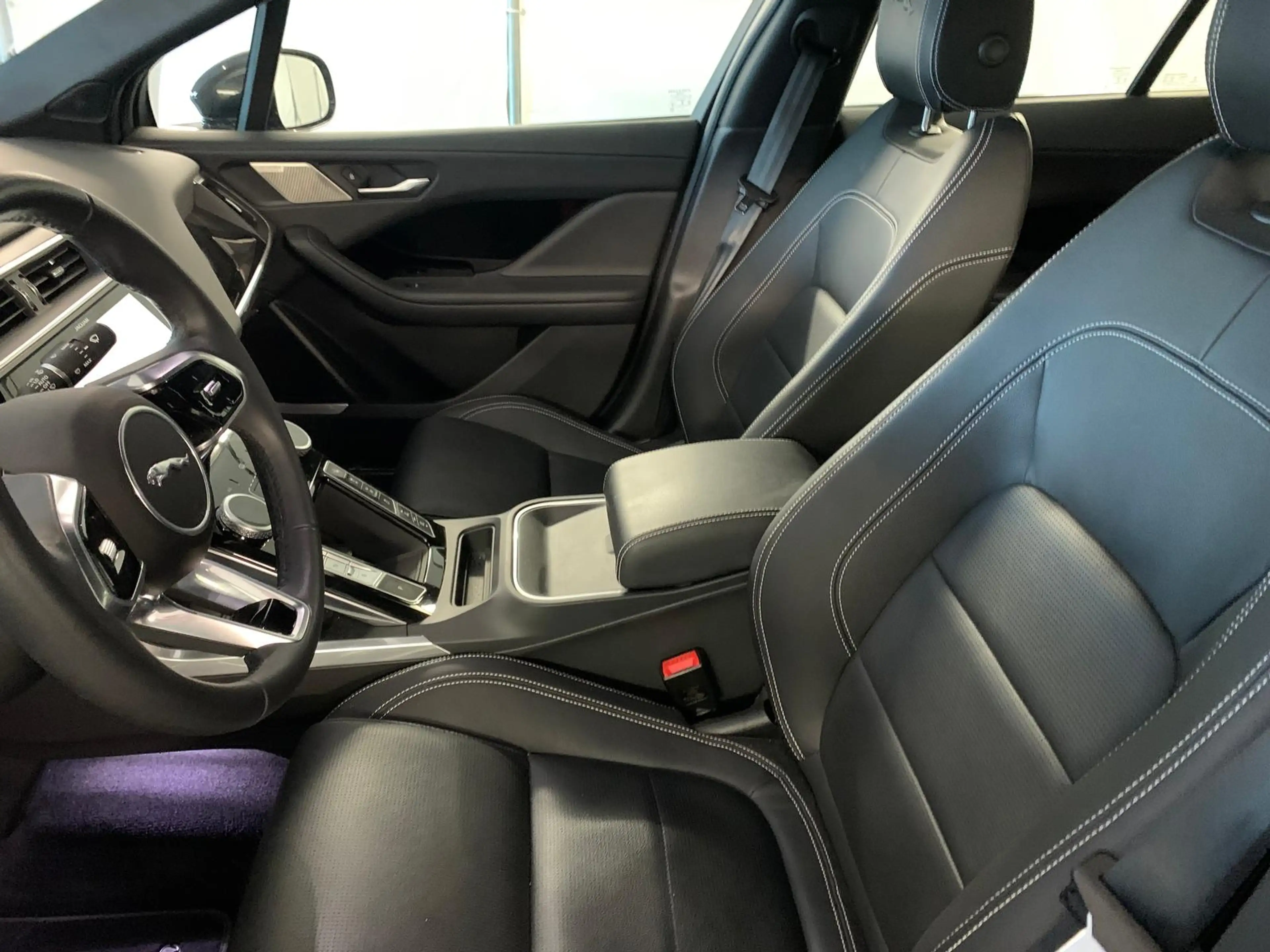 Jaguar I-Pace EV400 BlackPack Pano|Memo|Kam|Keyless|22" — photo 11