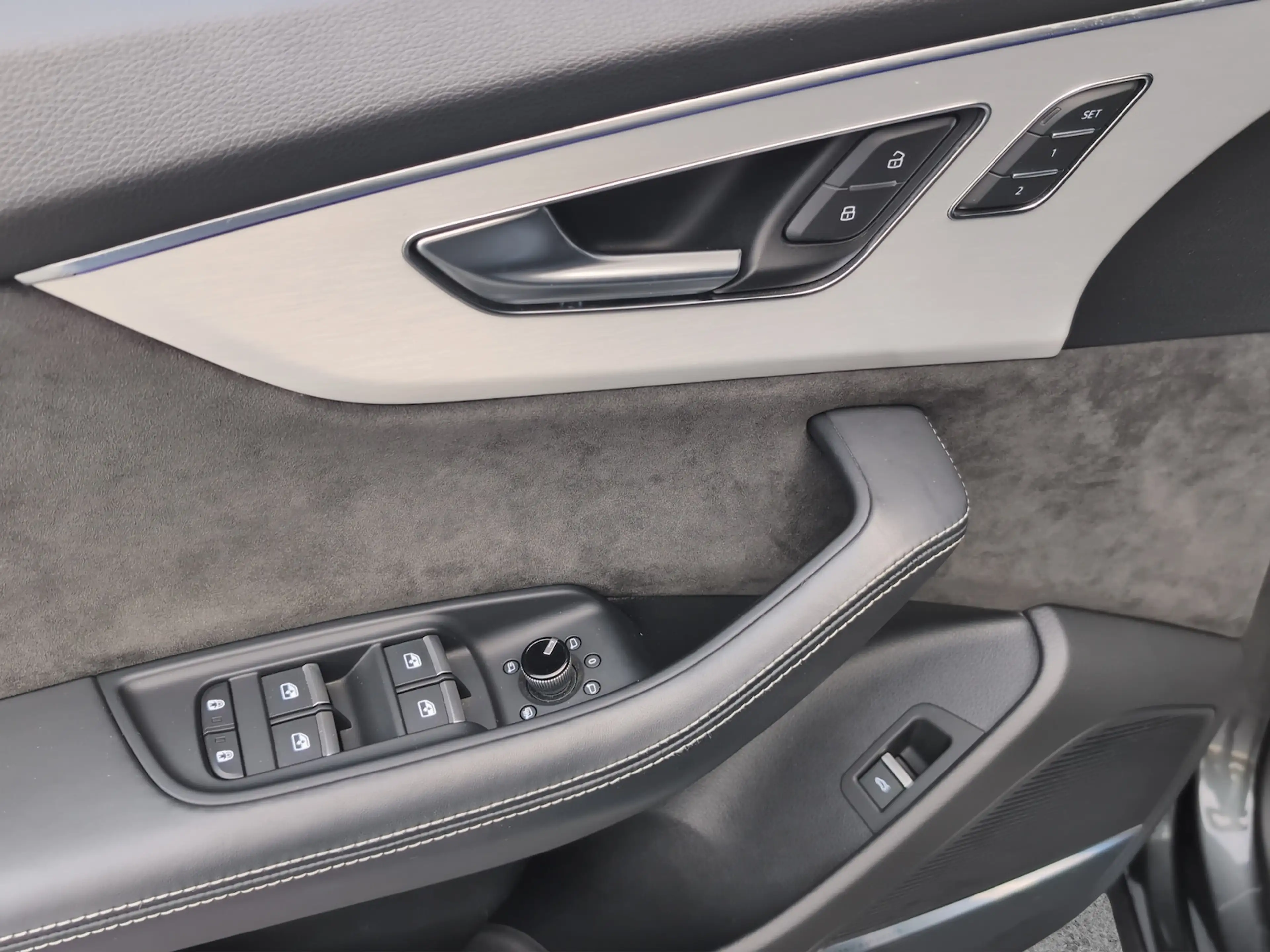 Audi SQ8 *Matrix*Pano*Pano*22zoll*STDHZ*Massage — photo 8
