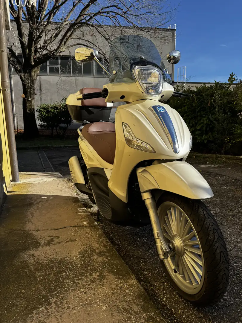 Piaggio Beverly 300 - 2