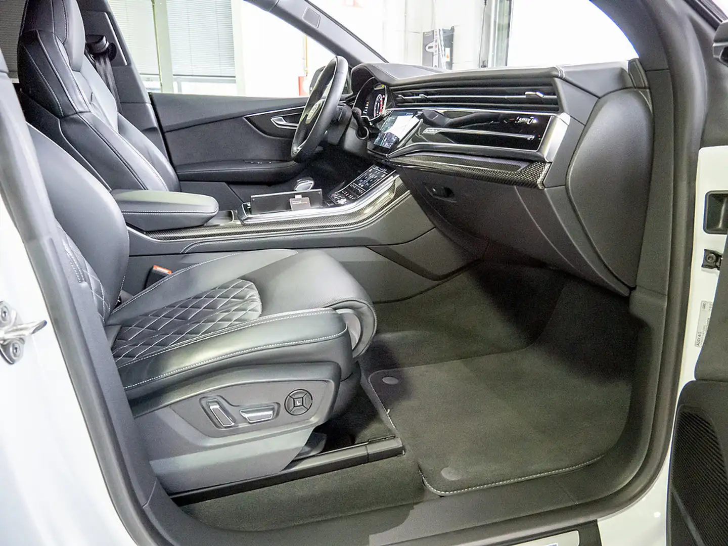Audi SQ8 4.0 TFSI quattro MATRIX NAVI AHK B&O STAN Weiß - 2