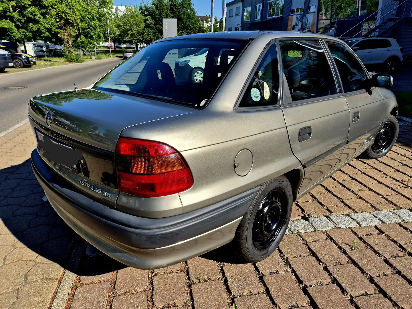 Opel Astra 16V CDX 1HAND ORGINALE KILOMETER 1HD Gold - 2