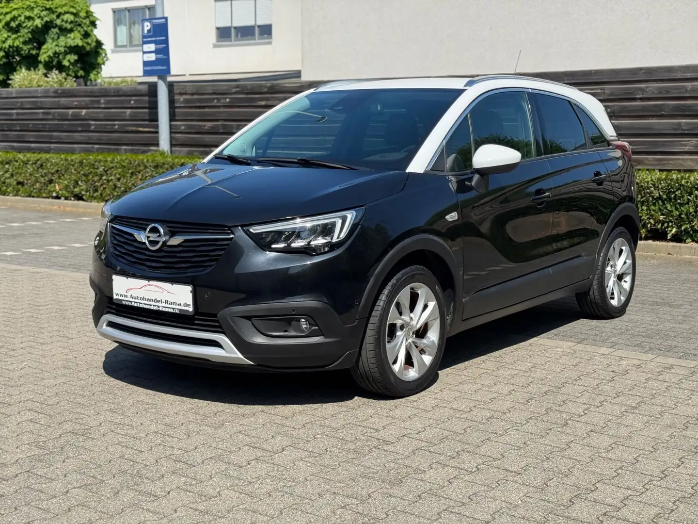 Opel Crossland X Automatik 1.2 Navi Kamera LED Kame Schwarz - 1