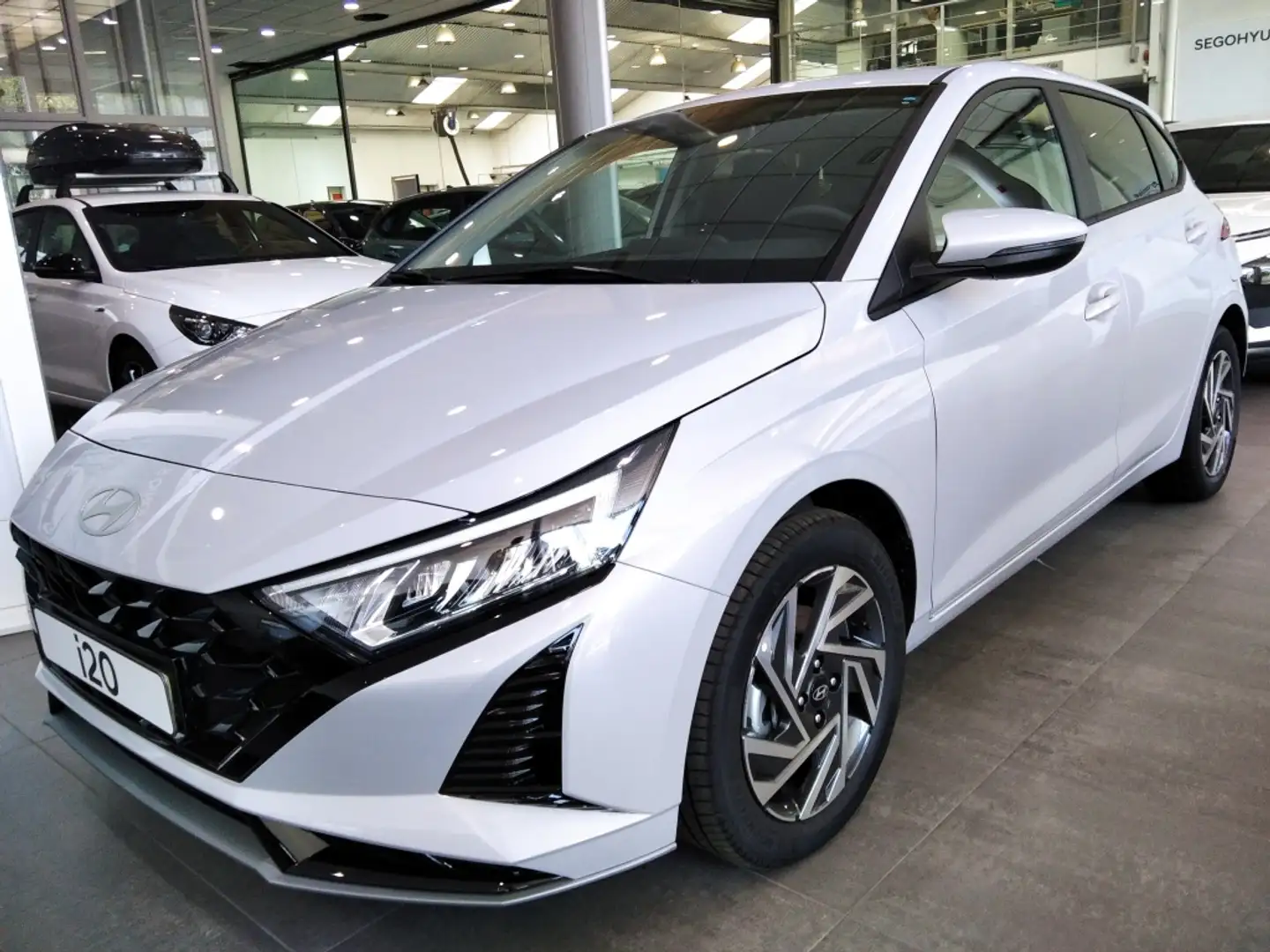 Hyundai i20 1.0 TGDI Klass 100 Gris - 1
