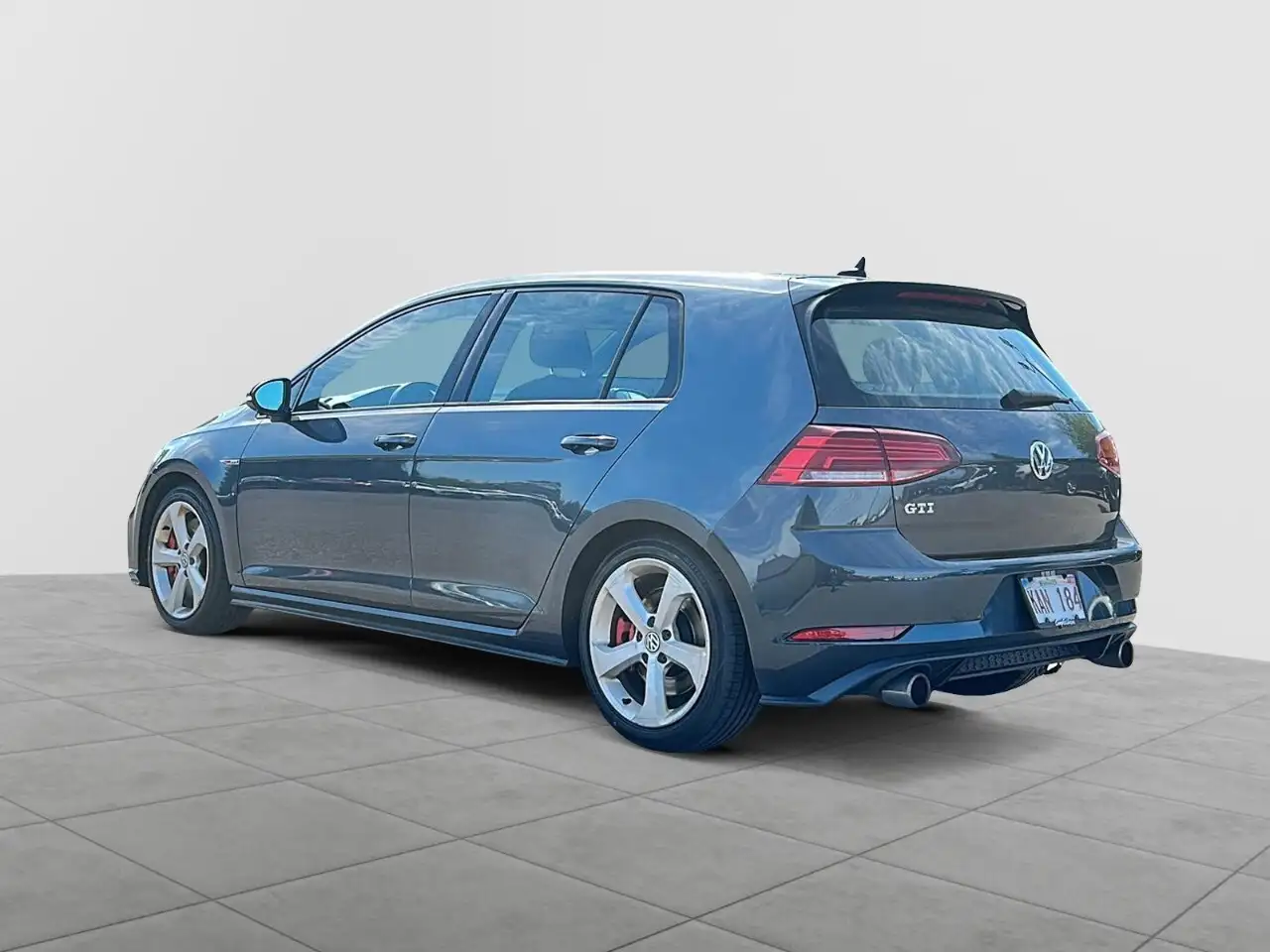 Volkswagen Golf GTI снимка Volkswagen Golf GTI