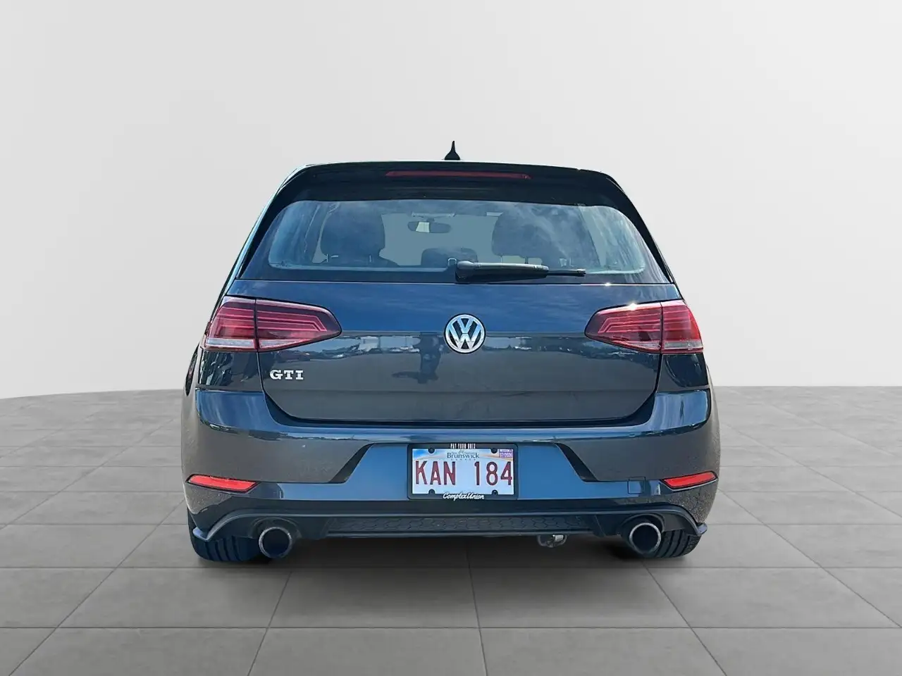 Volkswagen Golf GTI снимка Volkswagen Golf GTI