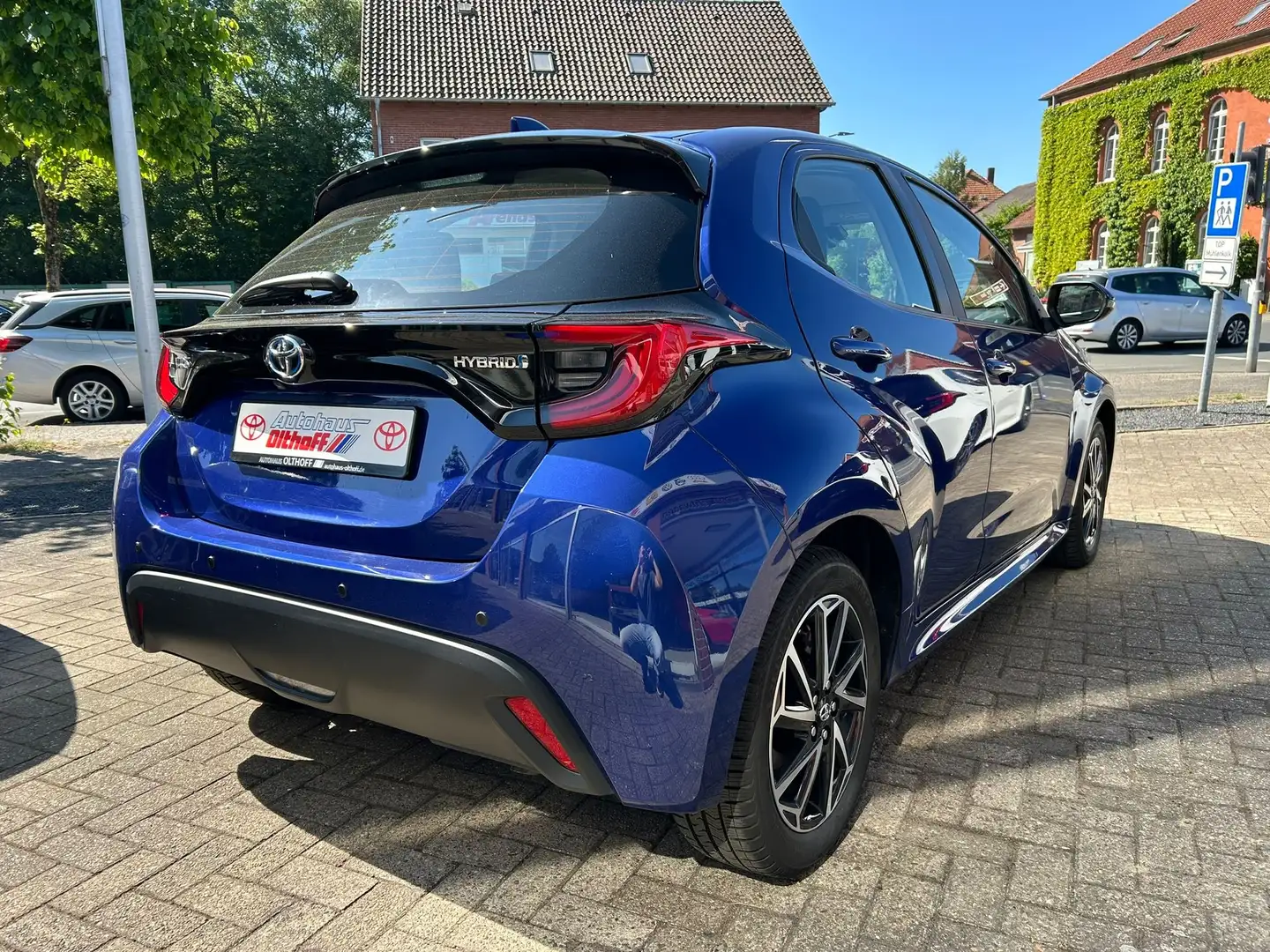 Toyota Yaris Hybrid Club Blau - 2