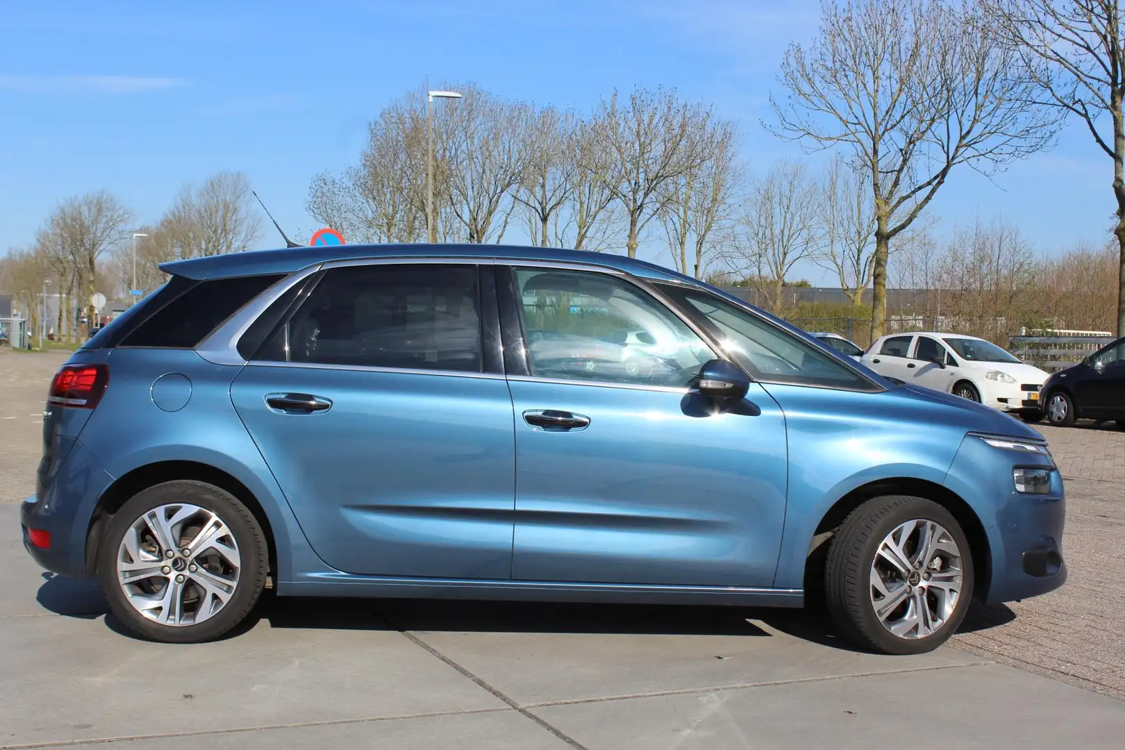 Citroen C4 Picasso 1.2 PureTech Business camera multimedia navi parke Blauw - 2