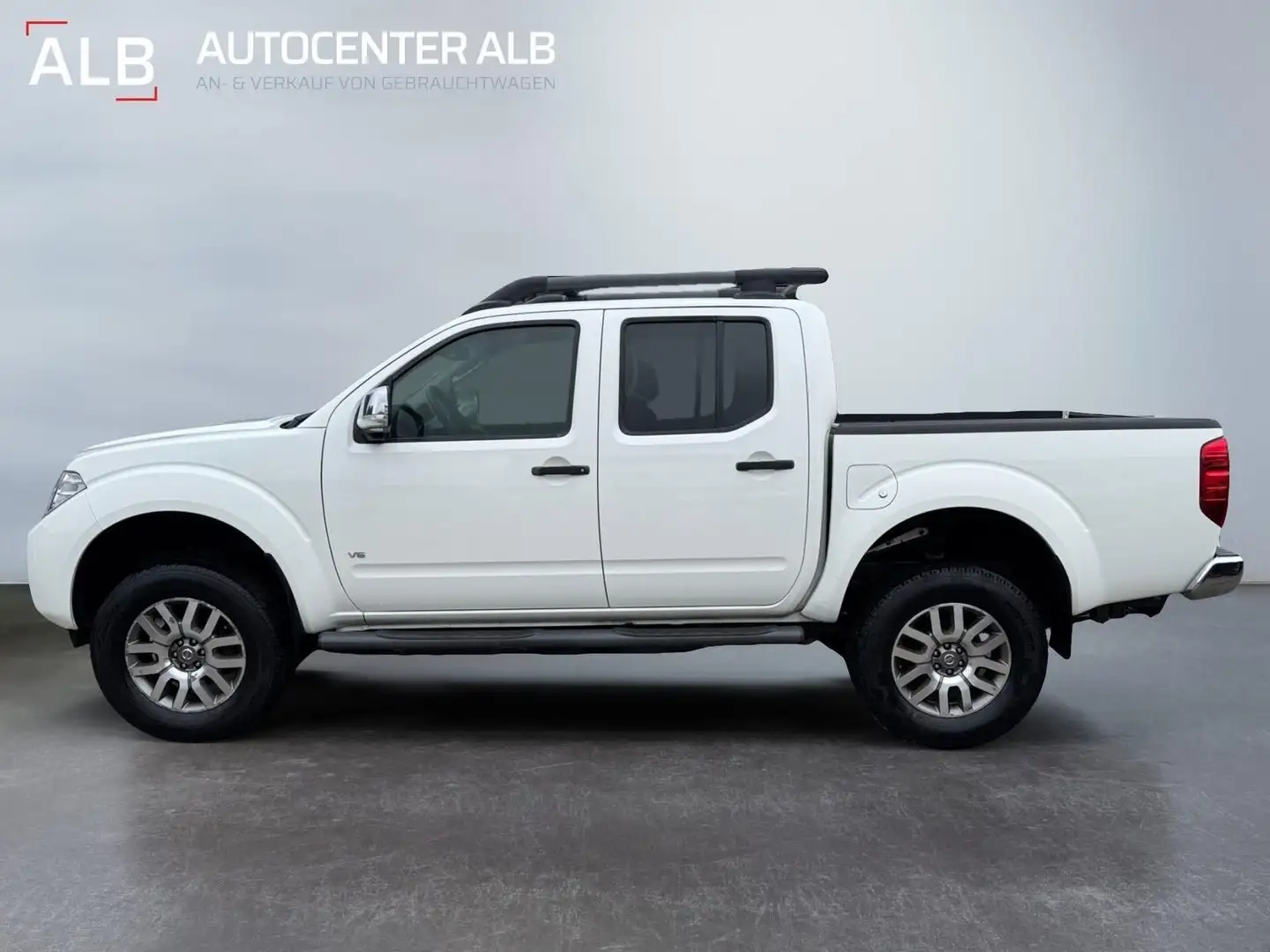 Nissan Navara Doppelkabine LE V6 4X4/AUTOMATIK/HOCH/AHK Weiß - 2