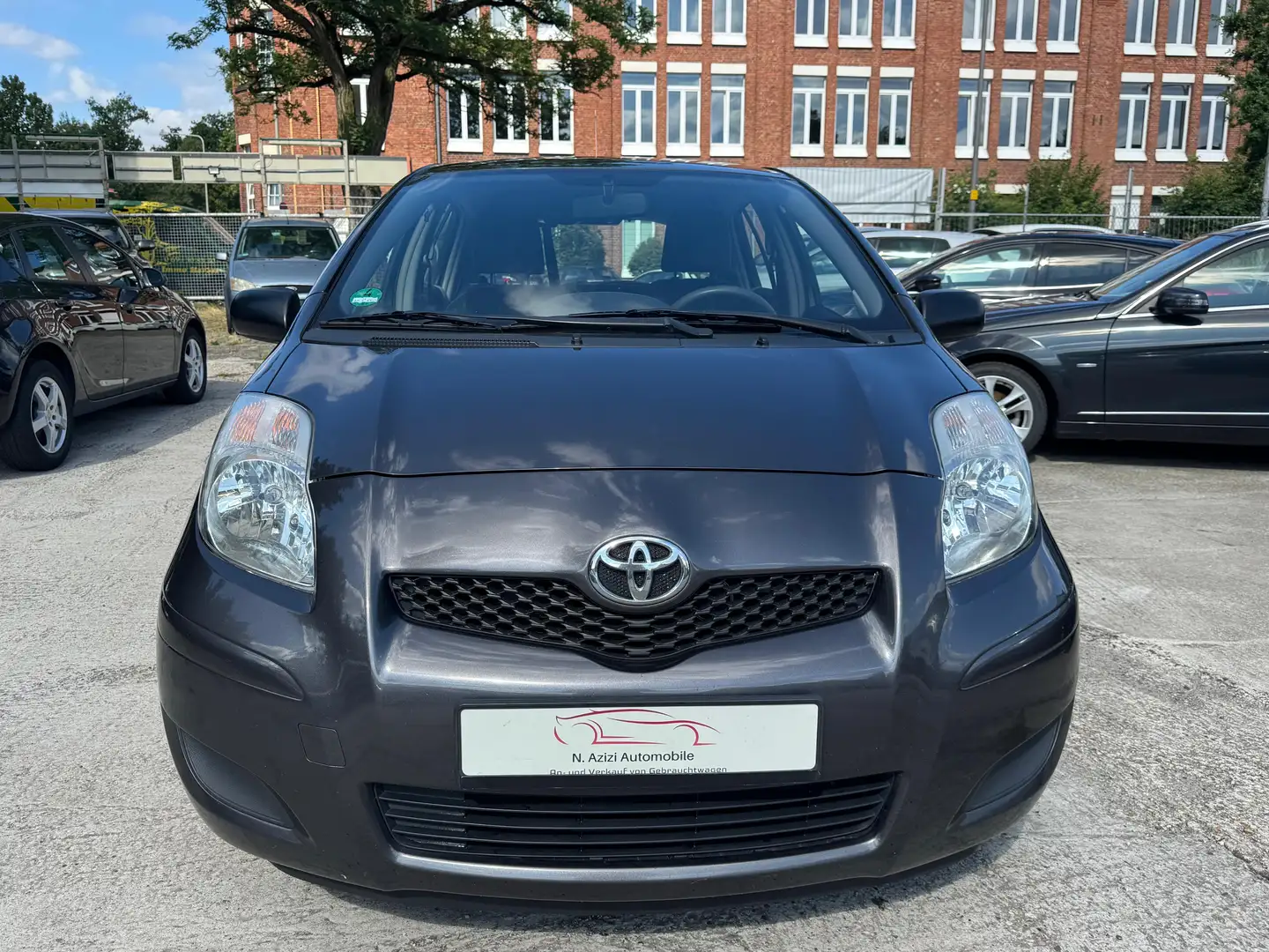Toyota Yaris 1.0 VVT-i Basis*Klima*LMF* Grau - 1