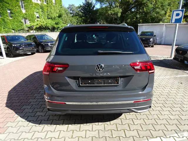 Volkswagen Tiguan view 5