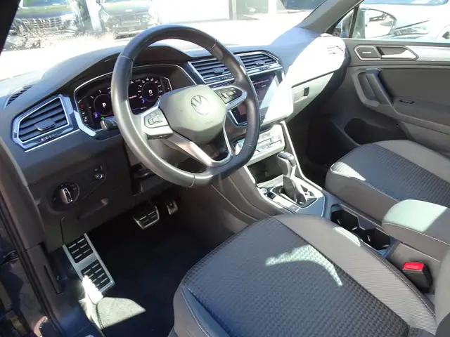 Volkswagen Tiguan view 11
