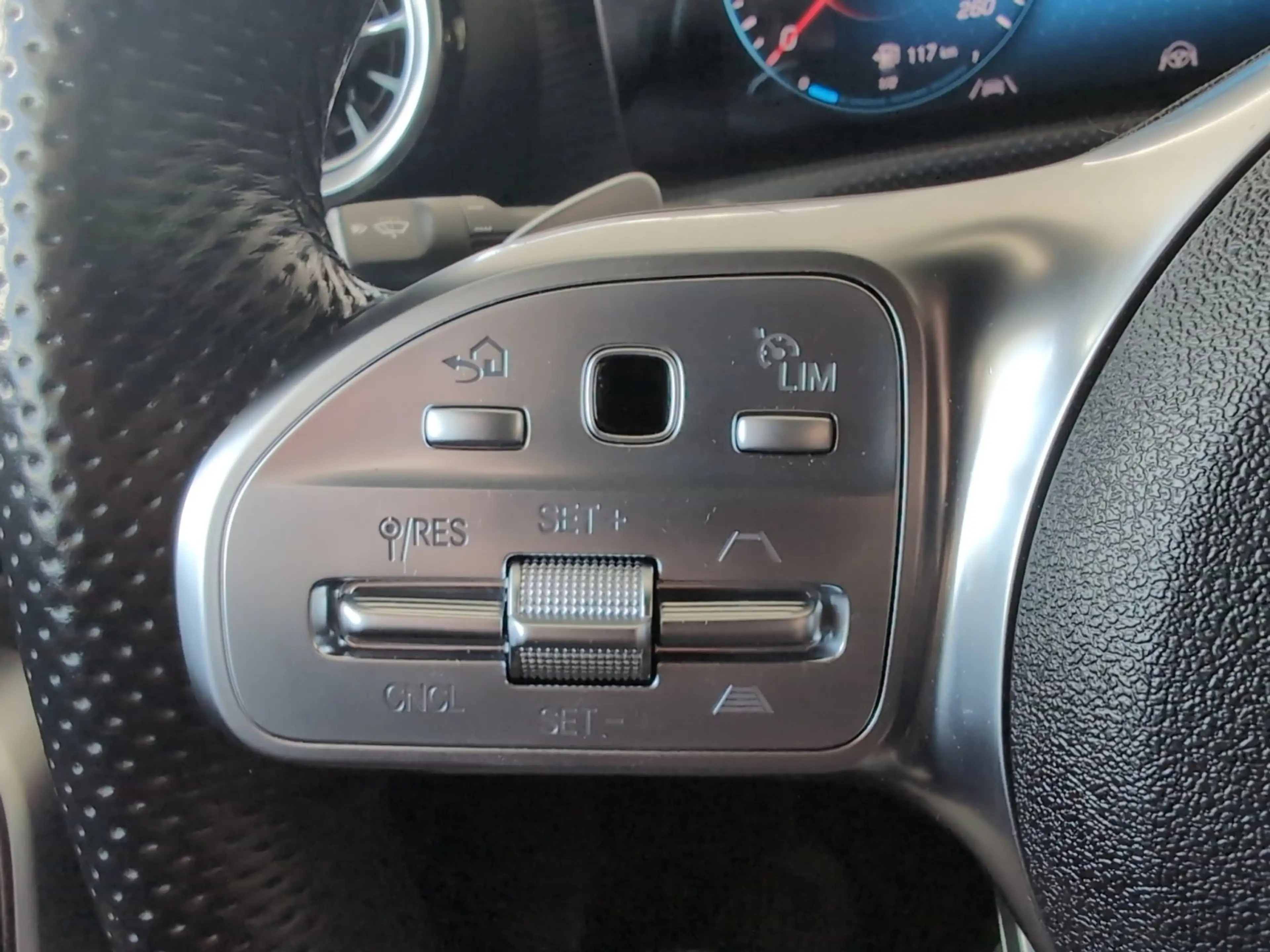 Mercedes-Benz CLA 200 D SB 4M AMG/Multibeam/Distro/360°/MBux — photo 15