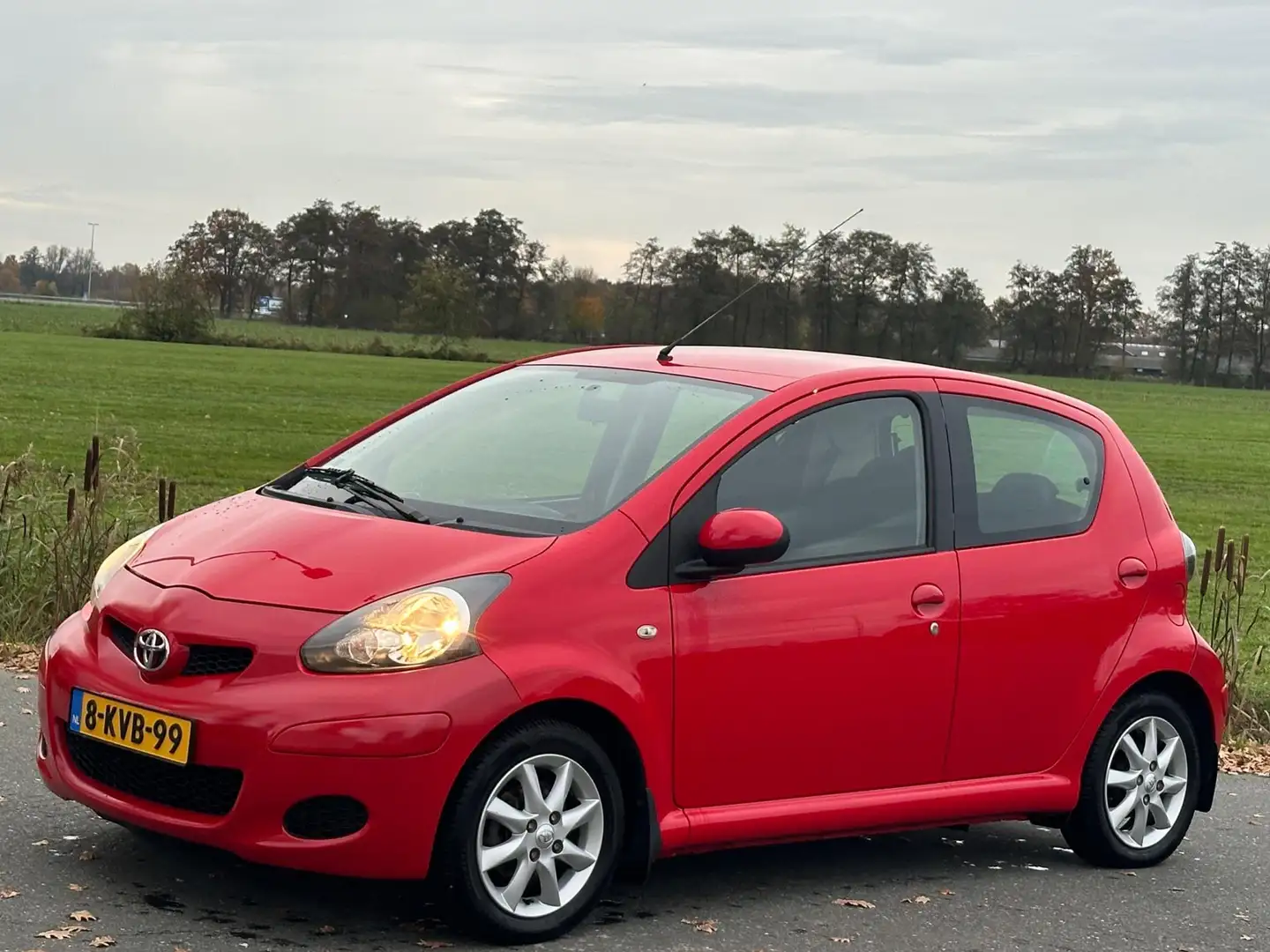 Toyota Aygo 1.0-12V Comfort | Nap | Automaat | Airco Rood - 2