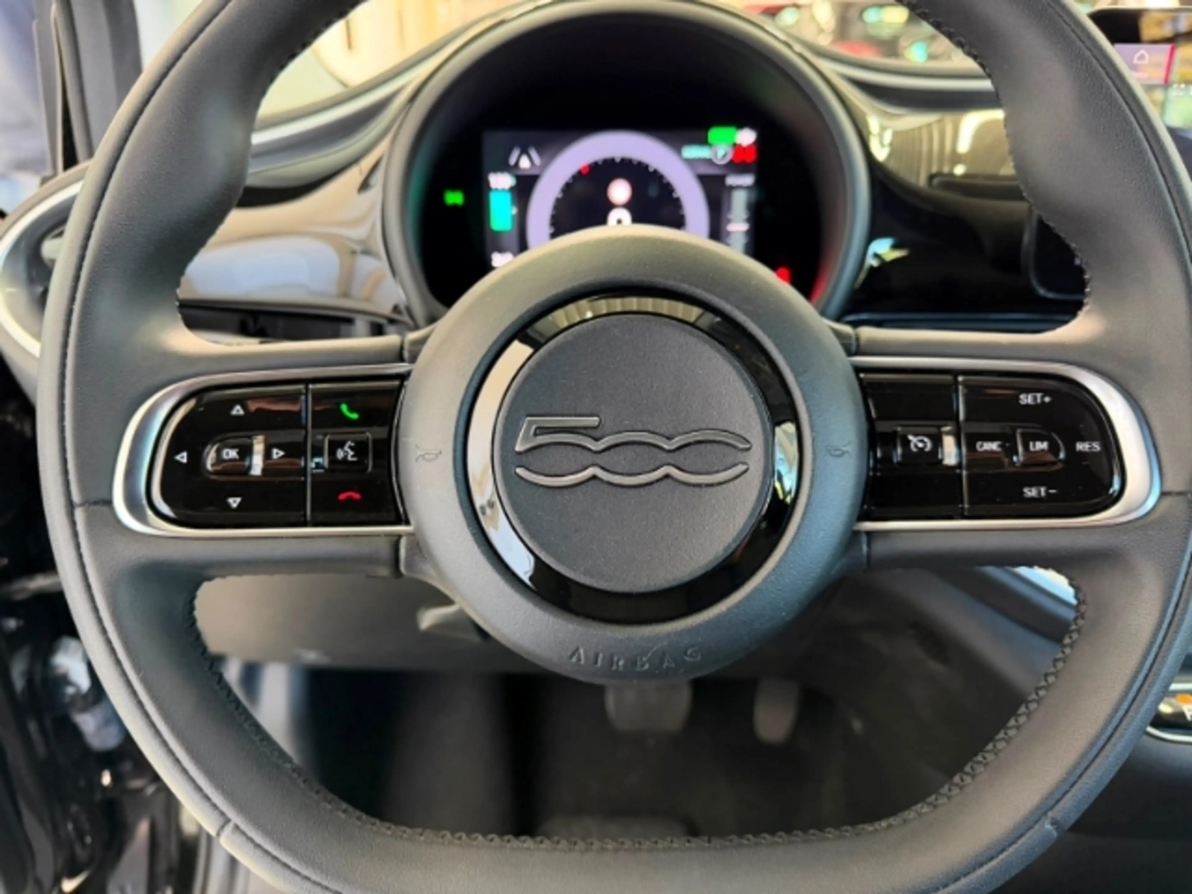 Fiat 500e Icon Faltdach Navi Digitales Cockpit DAB — photo 12