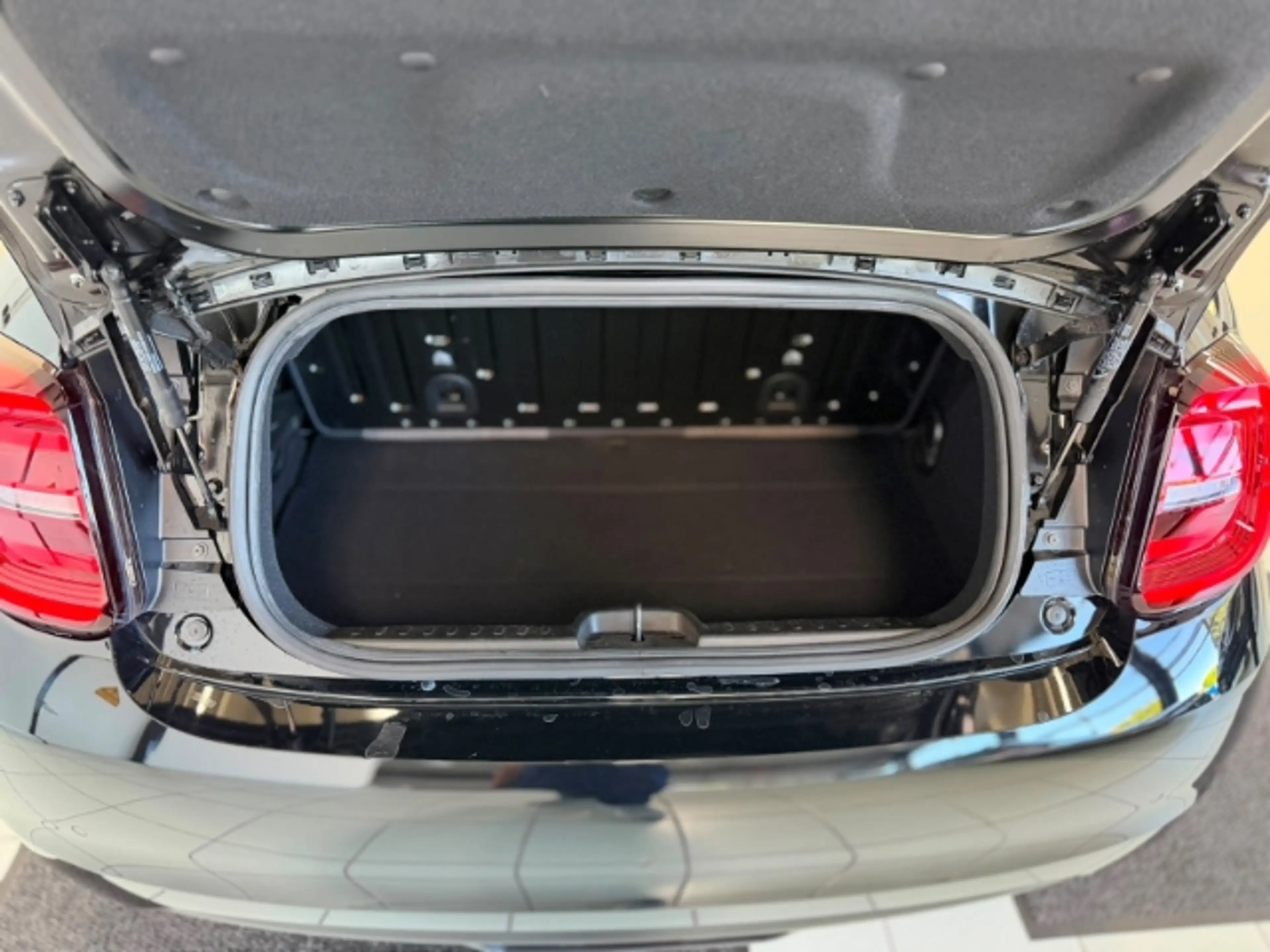Fiat 500e Icon Faltdach Navi Digitales Cockpit DAB — photo 7
