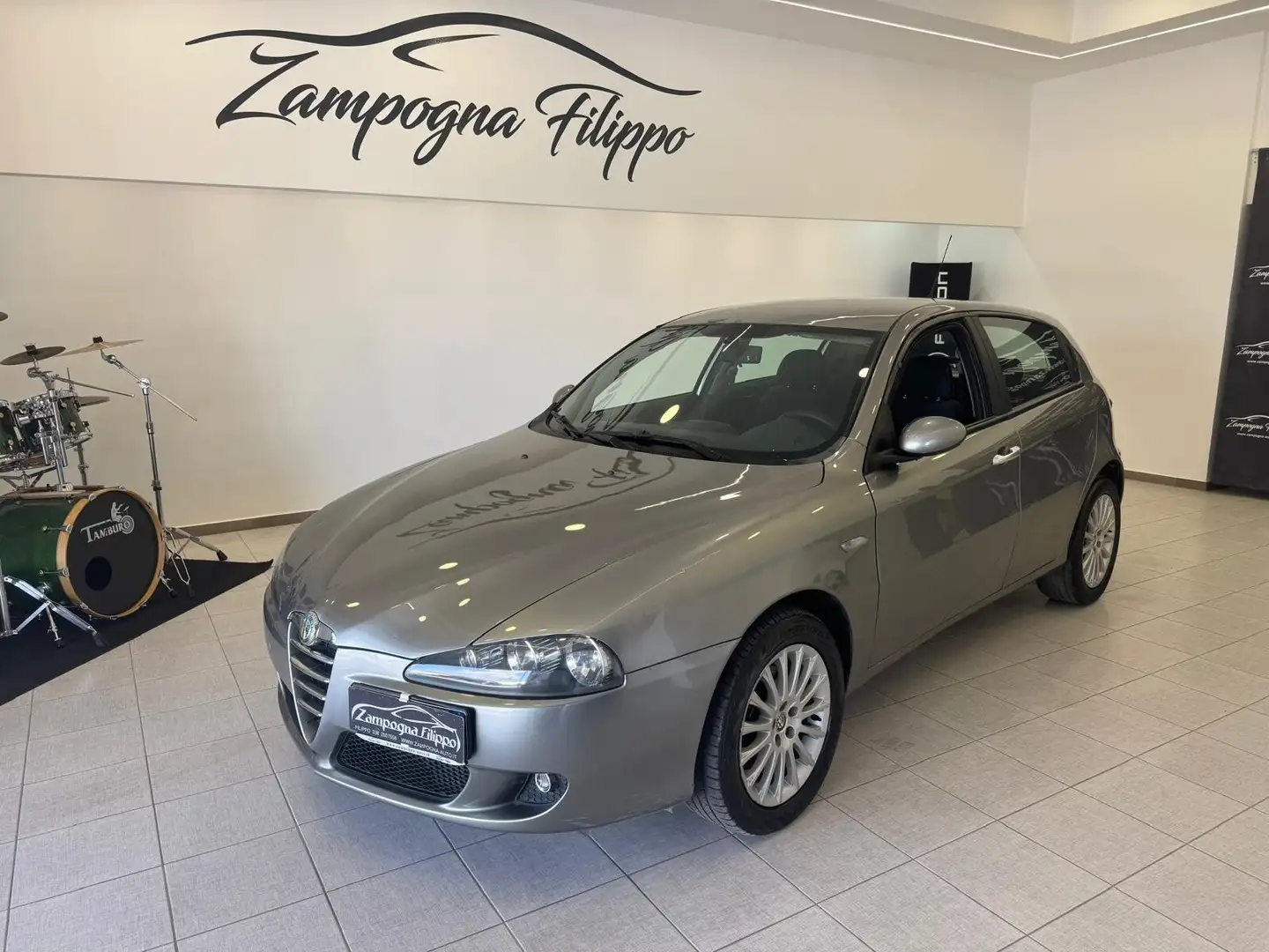 Alfa Romeo 147 147 1.9 JTD M-JET 16V 5 porte Exclusive Gris - 1