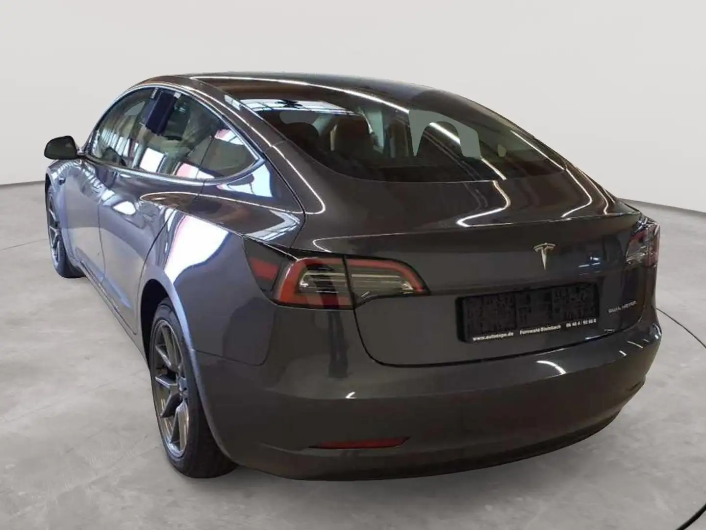 Tesla Model 3 Langstreckenbatt. Allradantrieb Dual Motor Grau - 2