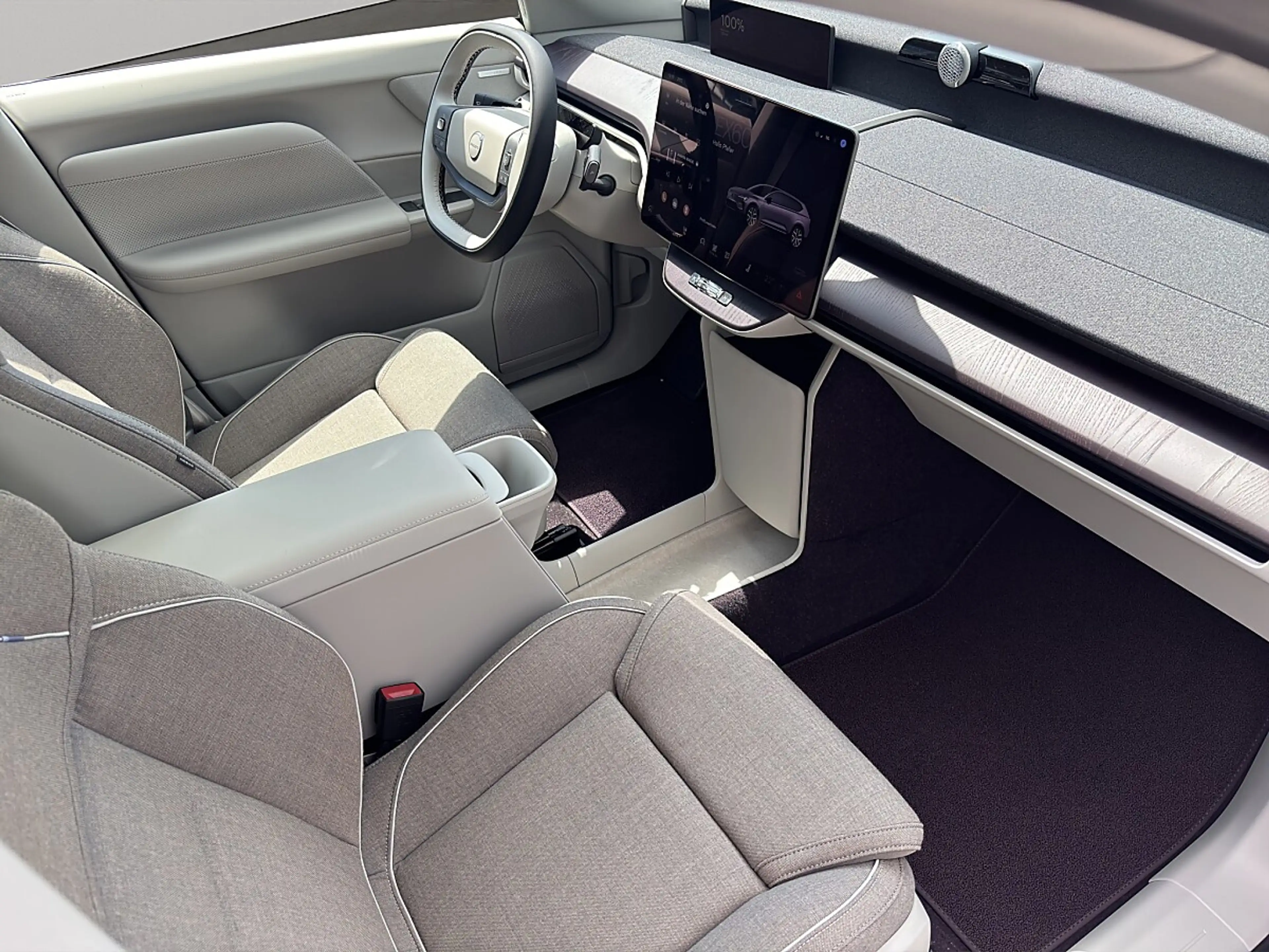 Volvo EX60 P10 Ultra 95kWh AWD — photo 4