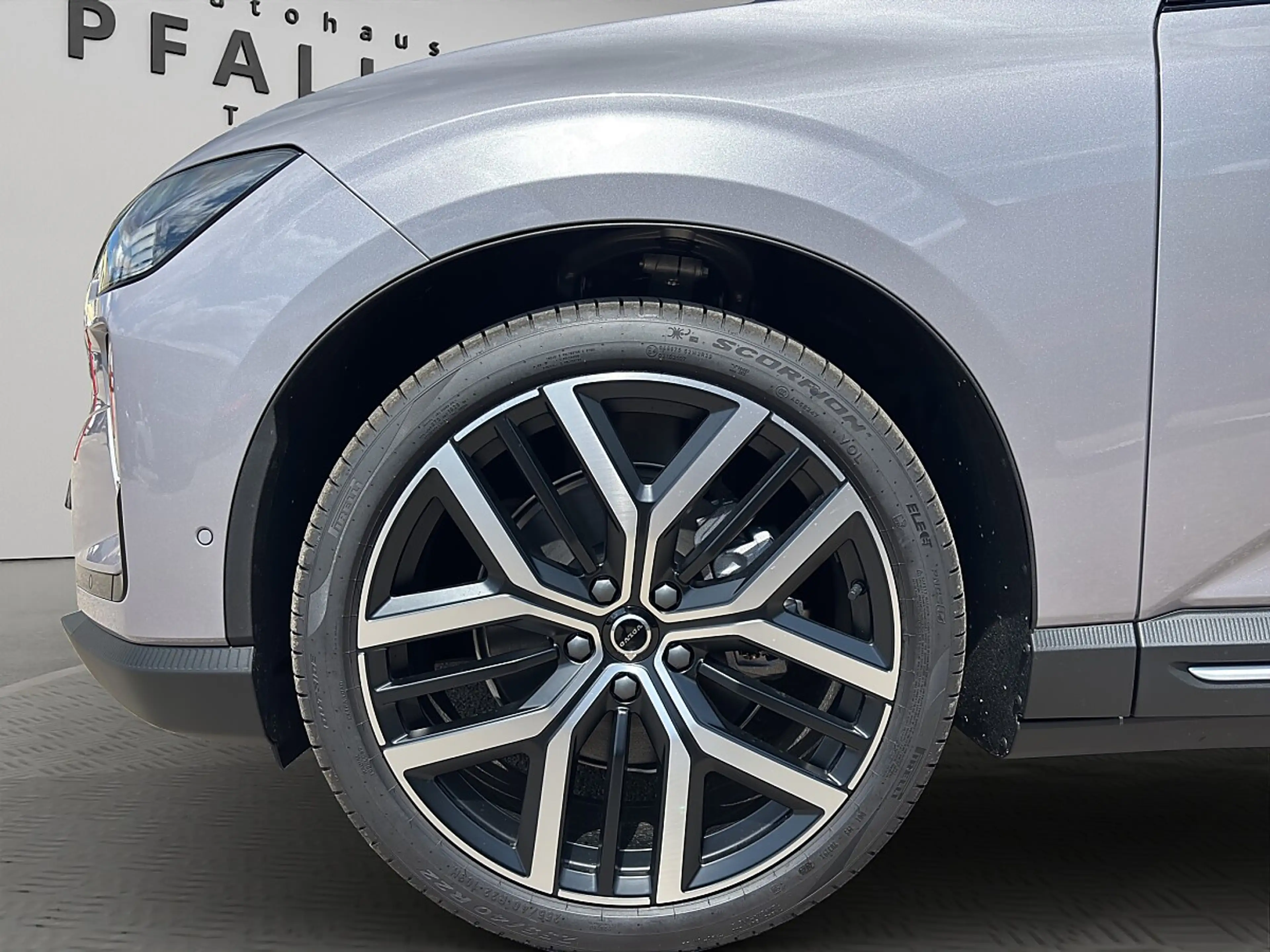 Volvo EX60 P10 Ultra 95kWh AWD — photo 11