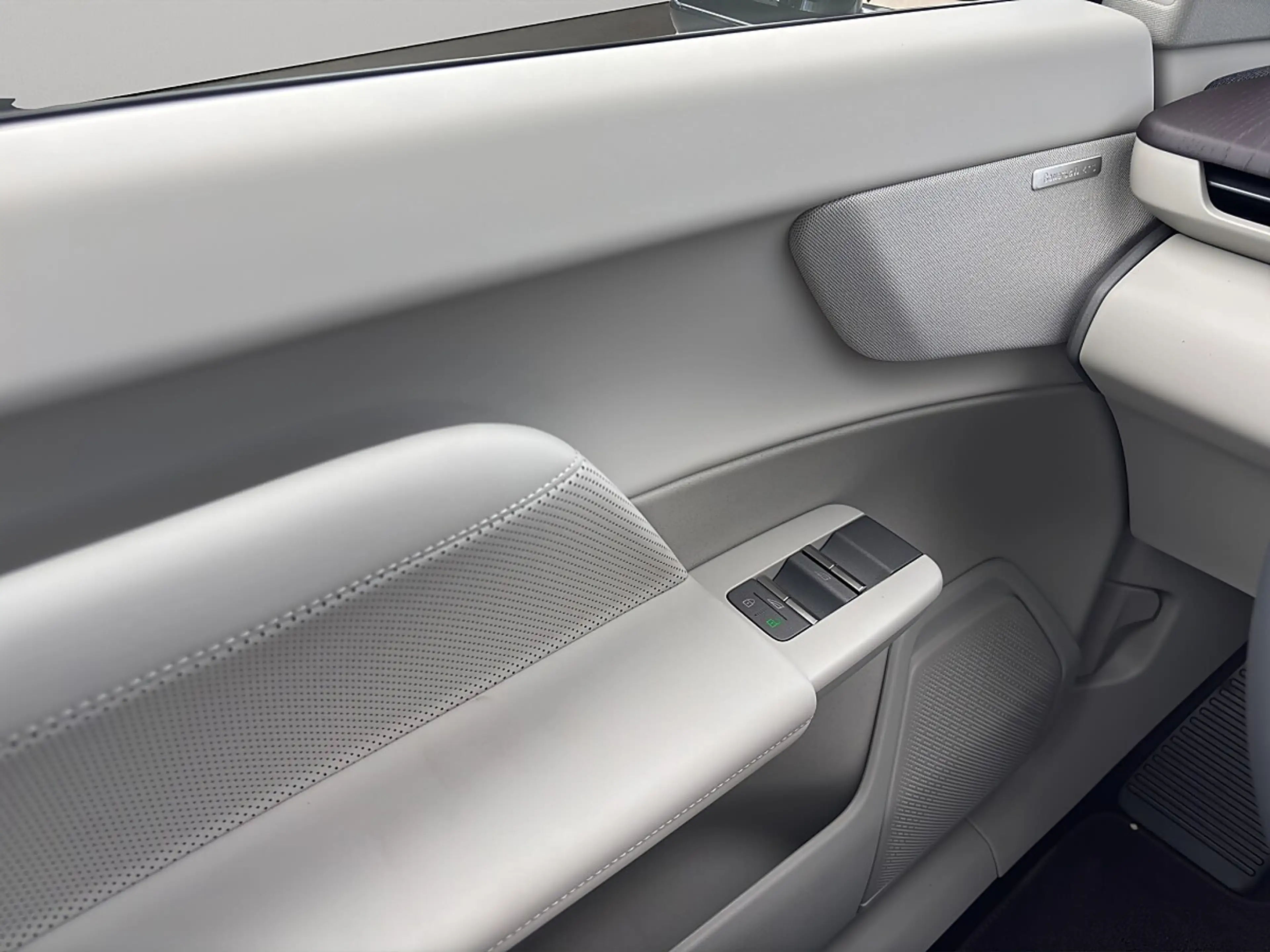 Volvo EX60 P10 Ultra 95kWh AWD — photo 7