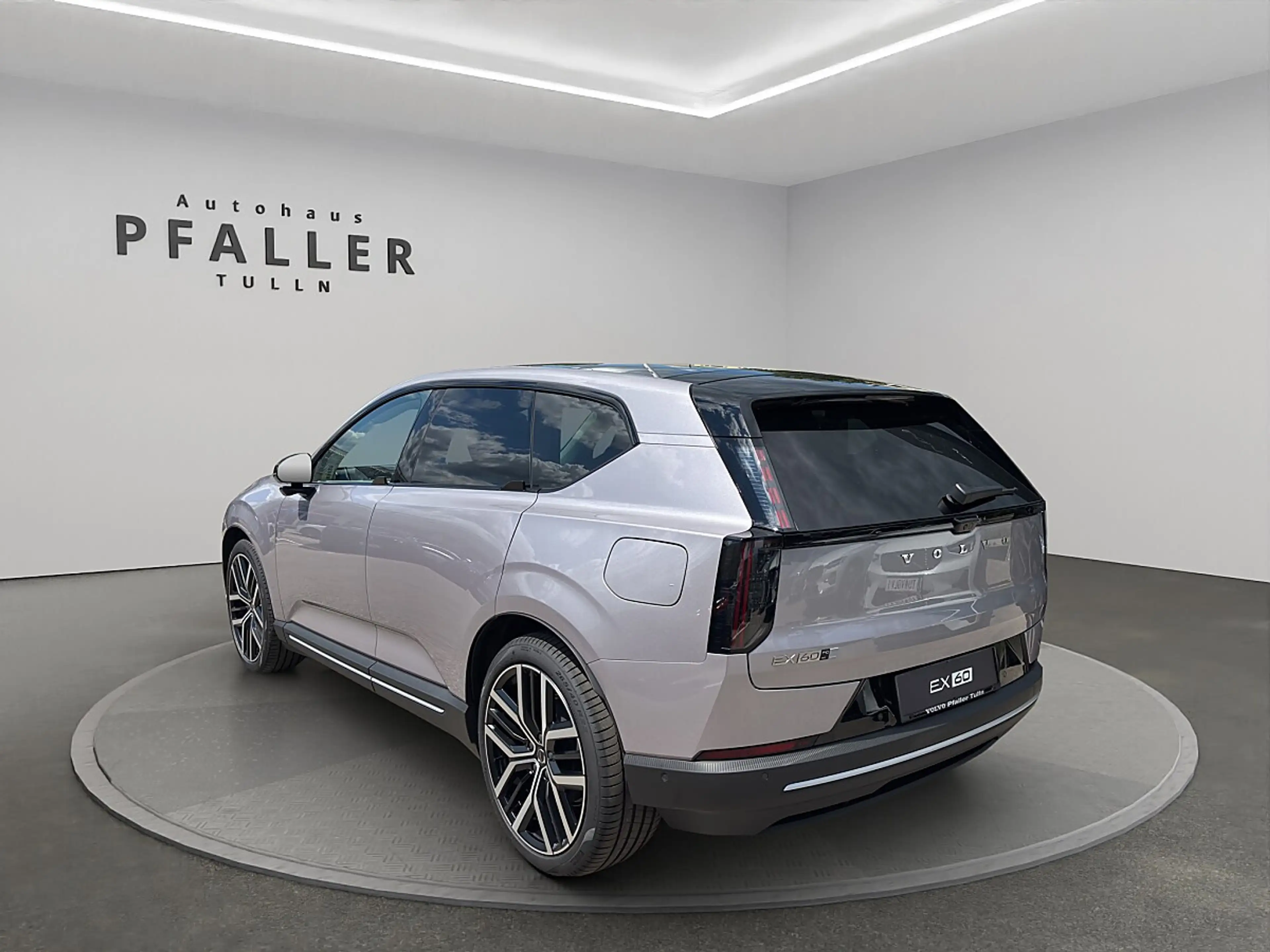 Volvo EX60 P10 Ultra 95kWh AWD — photo 2