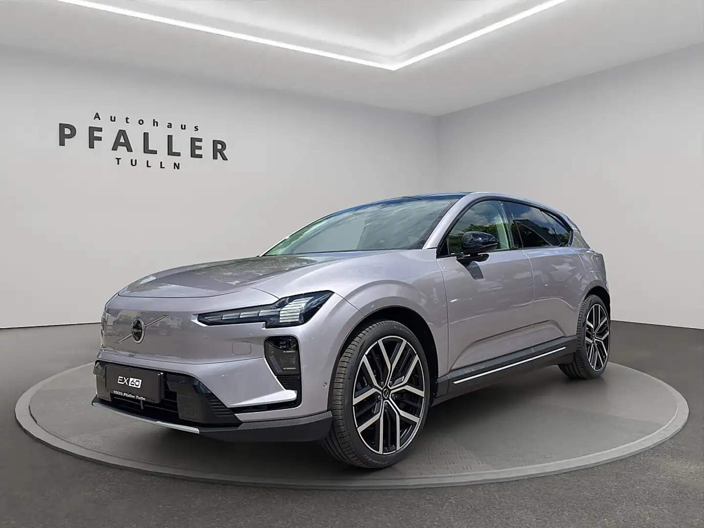 Volvo EX60 P10 Ultra 95kWh AWD Silber - 1