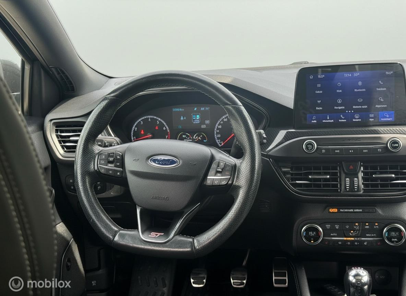 Ford Focus 2.3 EcoBoost ST-3 PANO|B&O|KEYLESS|CAMERA|280PK| — photo 10