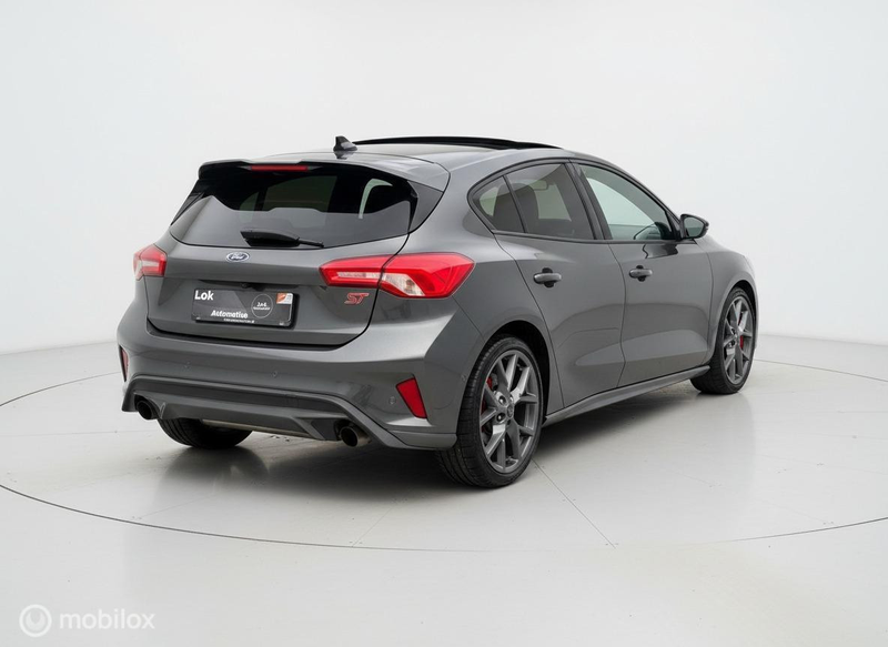 Ford Focus 2.3 EcoBoost ST-3 PANO|B&O|KEYLESS|CAMERA|280PK| — photo 4