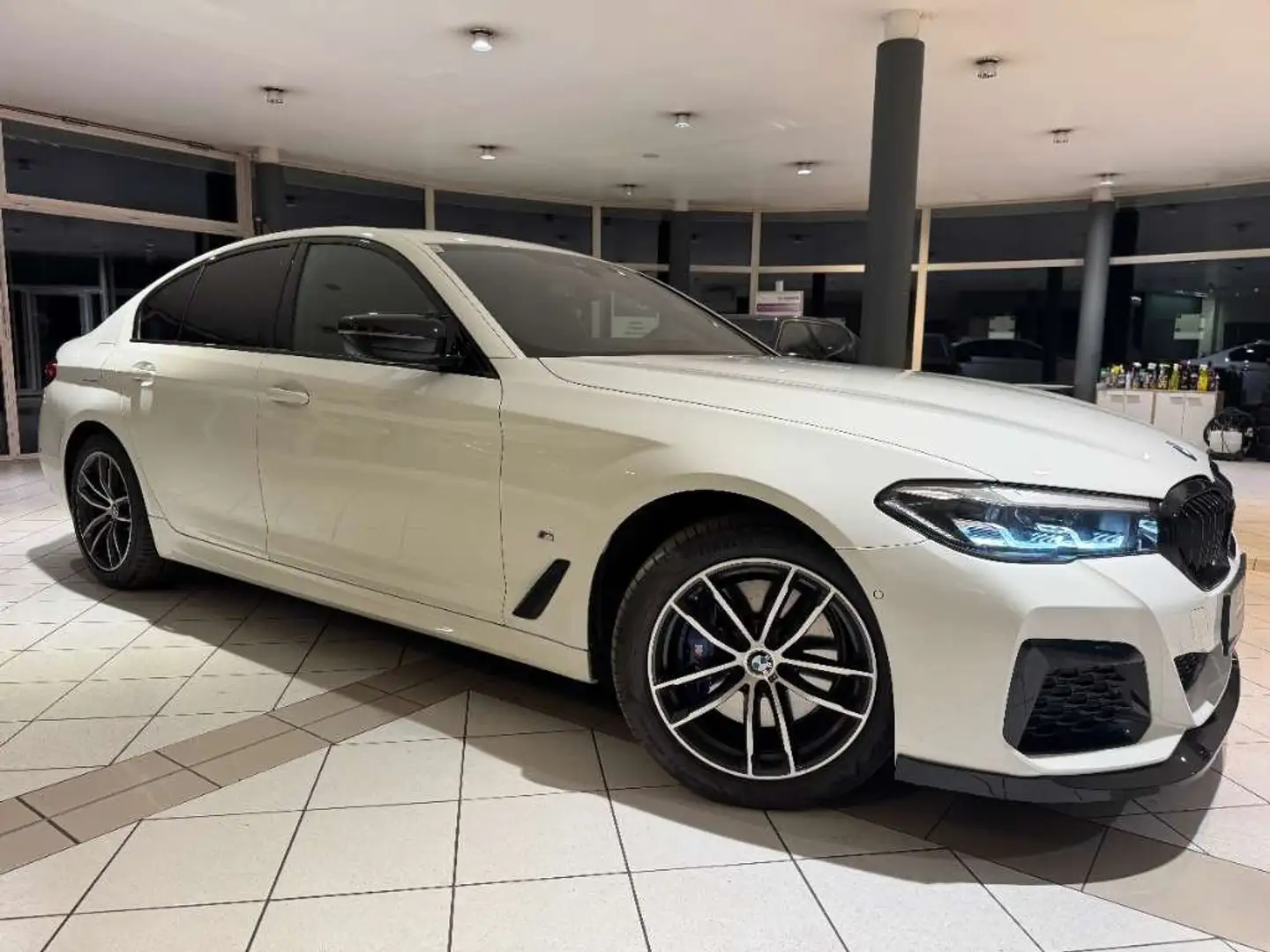 BMW 530 530 e xDrive M Sport Blanc - 1