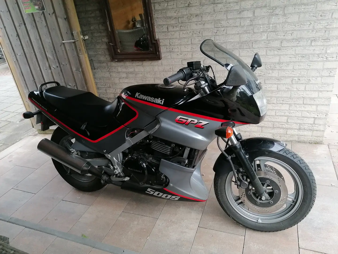Kawasaki GPZ 500 S Piros - 2