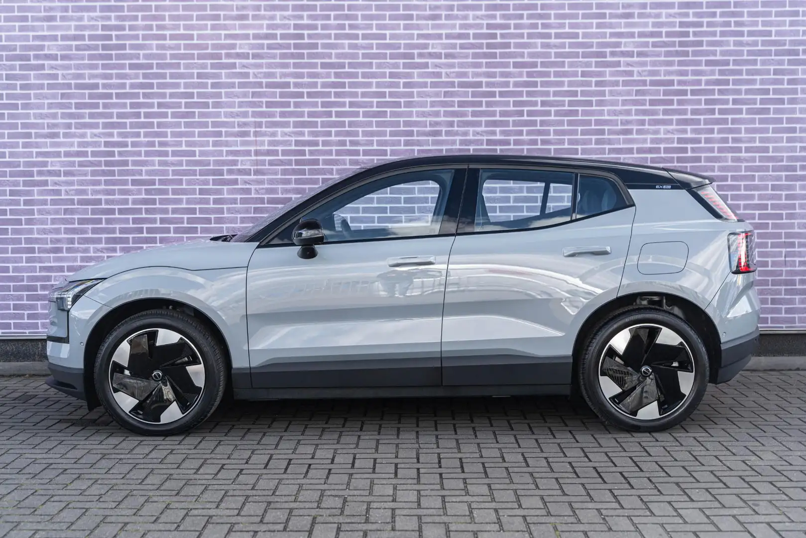 Volvo EX30 Twin Motor Performance Ultra AWD | Trekhaak | 360 Grijs - 2