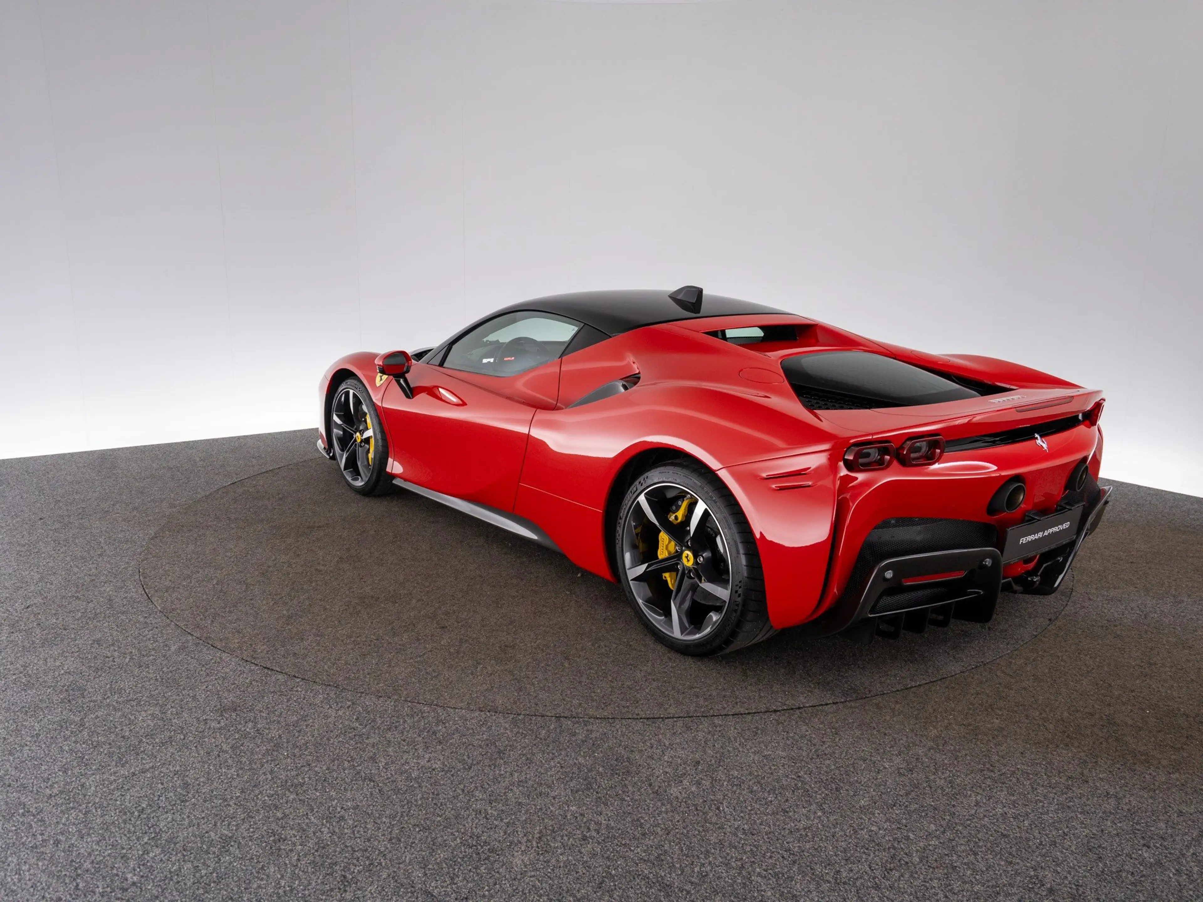 Ferrari SF90 Stradale FERRARI SINGEN — photo 4