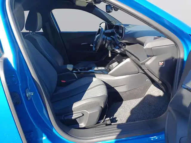 Peugeot 2008 view 11