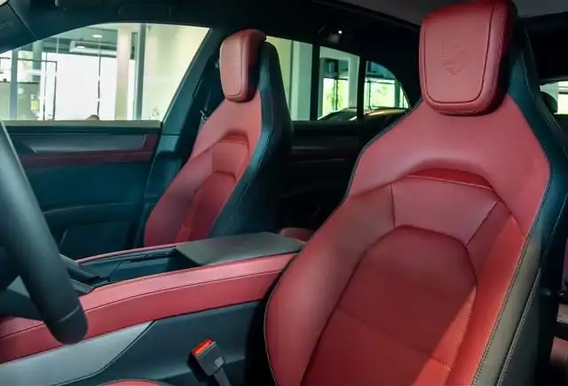 Porsche Cayenne view 13