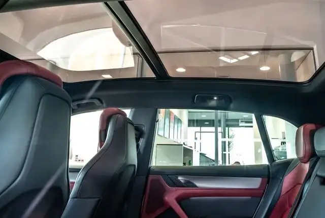 Porsche Cayenne view 14