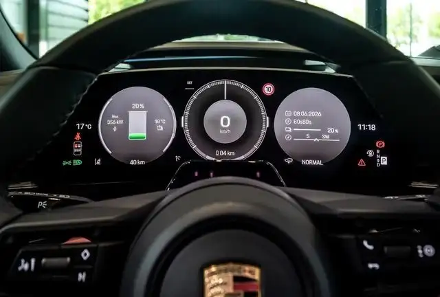 Porsche Cayenne view 8