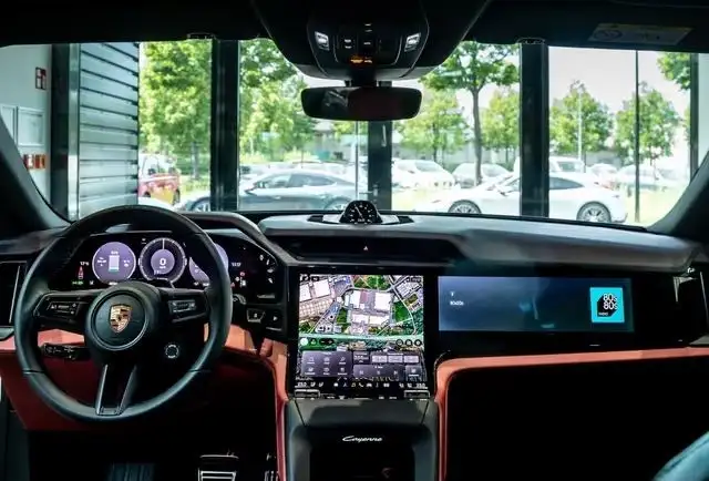 Porsche Cayenne view 7