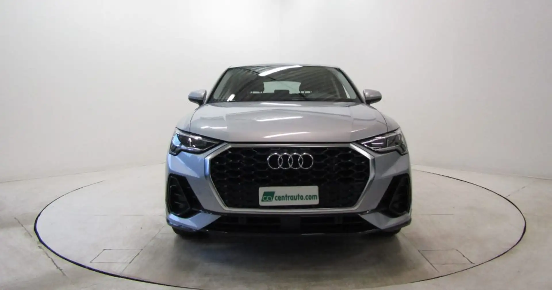 Audi Q3 SPB 45 1.4 TFSI e S tronic Plug in Hybrid *245CV* Argento - 2
