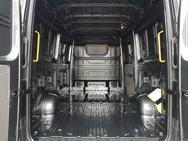 Volkswagen Crafter Kastenwagen Kasten 35 mittellang Hochda... Ansicht 8