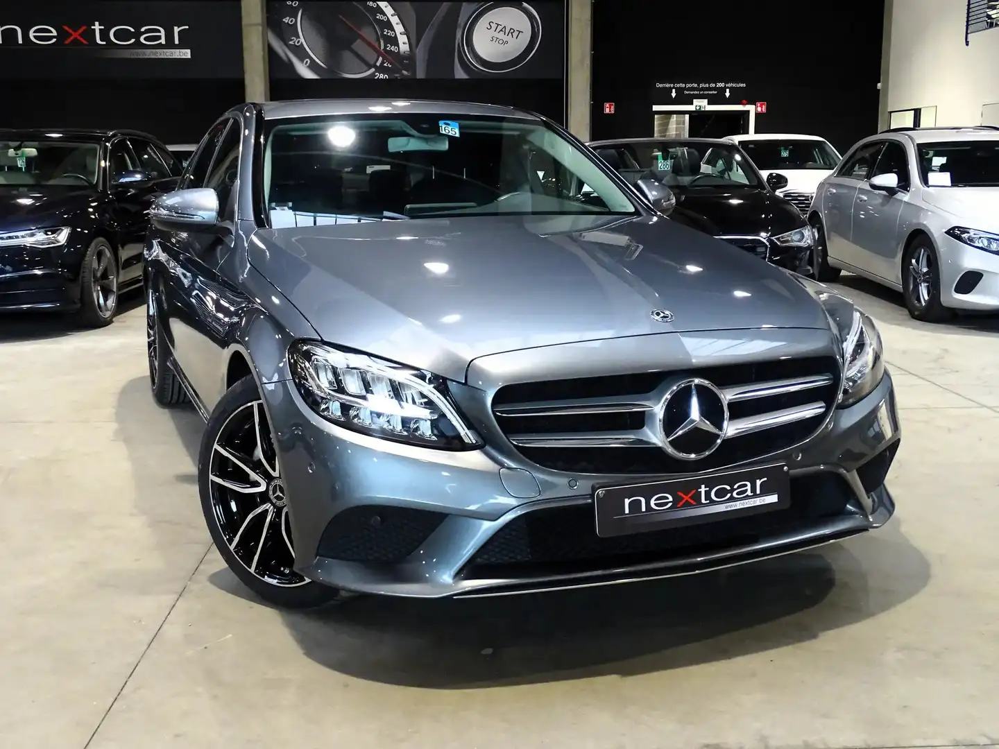 Mercedes-Benz C 180 d Berline Avantgarde *LED-NAVI-TISSU CUIR-PARKING* Gris - 2