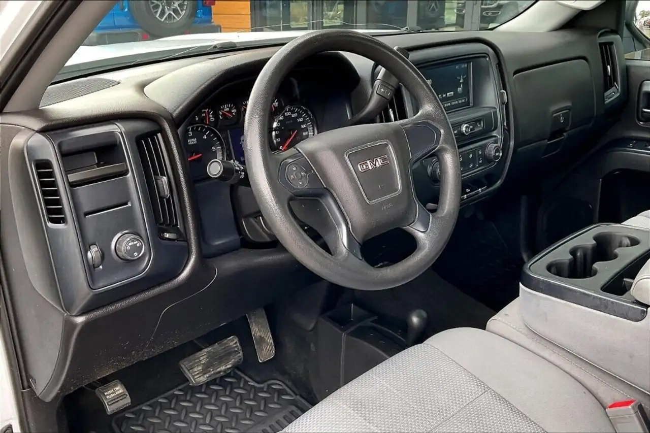 GMC Sierra 1500 photo GMC Sierra 1500