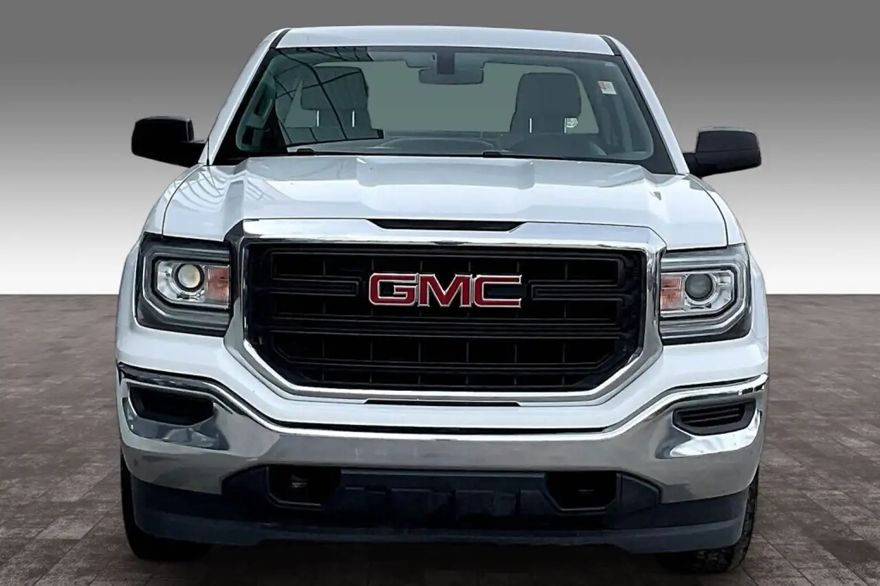 GMC Sierra 1500 photo GMC Sierra 1500