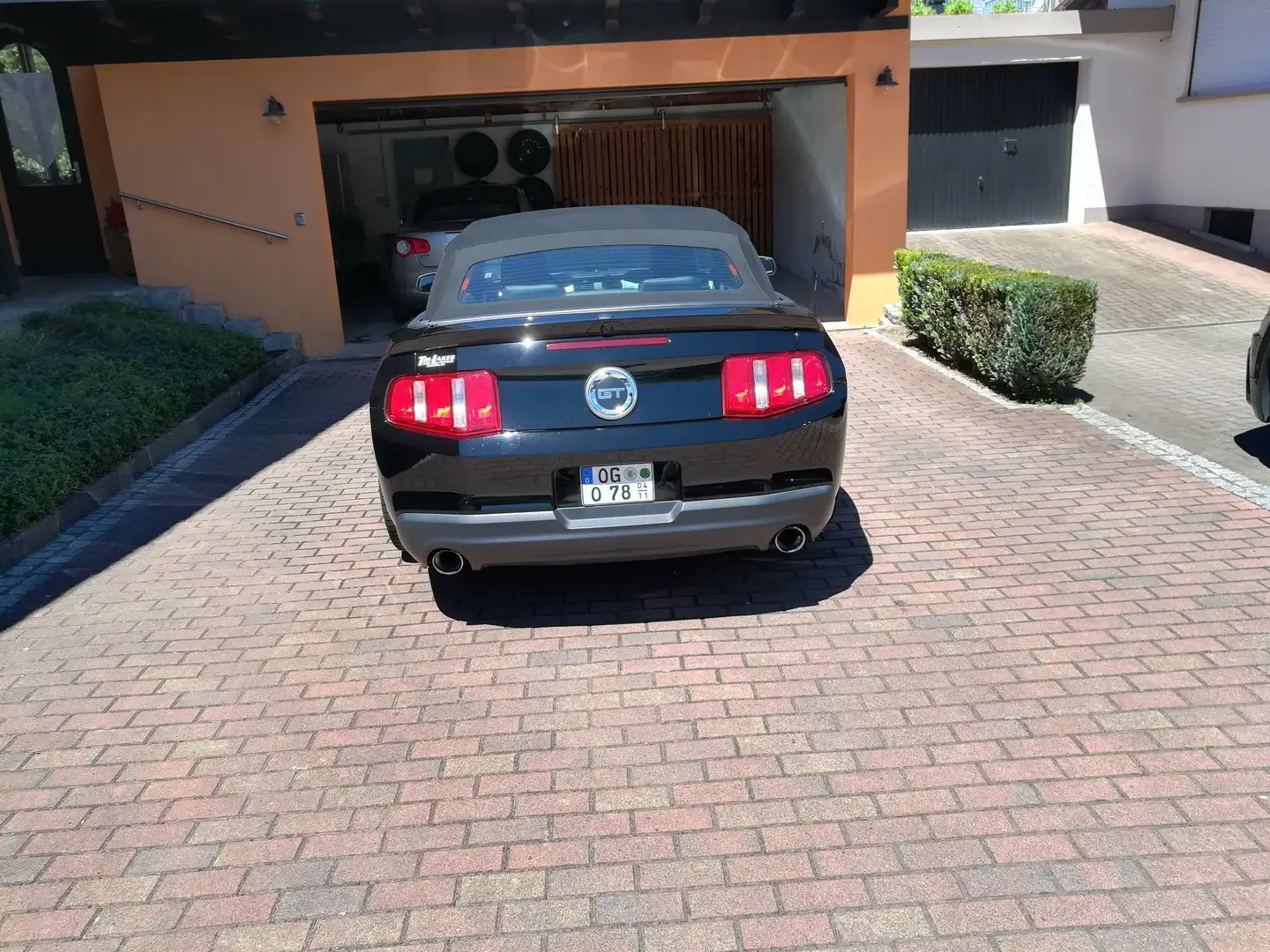 Ford Mustang GT 4,6 l - V8 Negru - 2