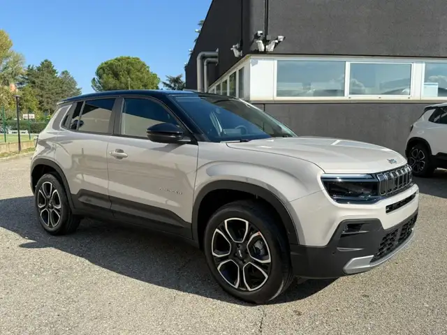 Jeep Avenger view 4