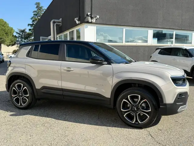 Jeep Avenger view 5