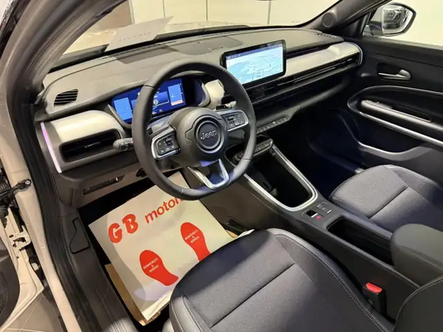 Jeep Avenger view 9
